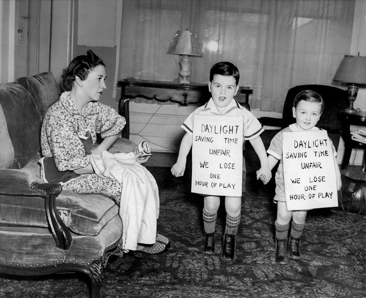 Children protest DST in 1939.