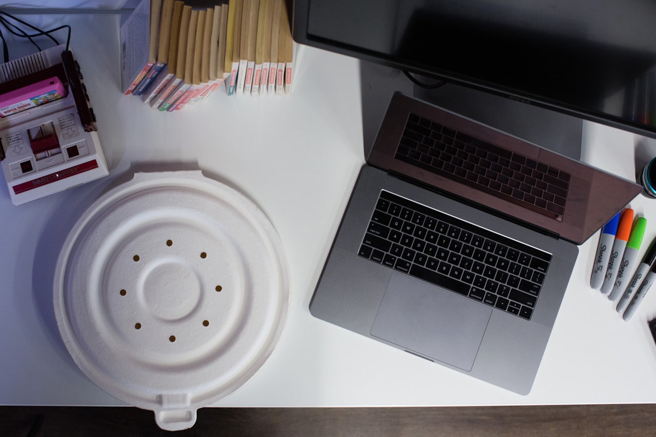 Apple's patented pizza box.