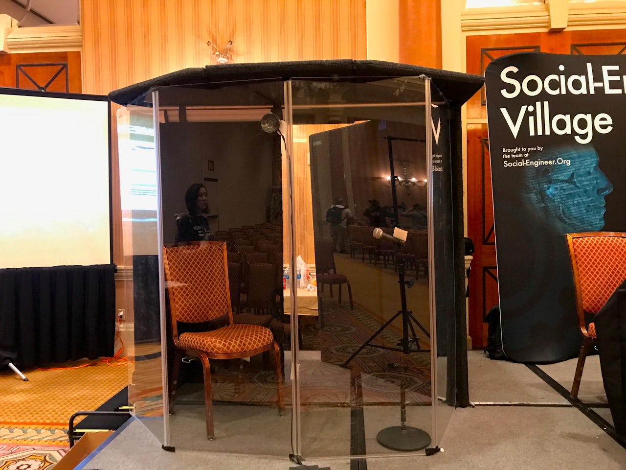 The booth I was handcuffed in.