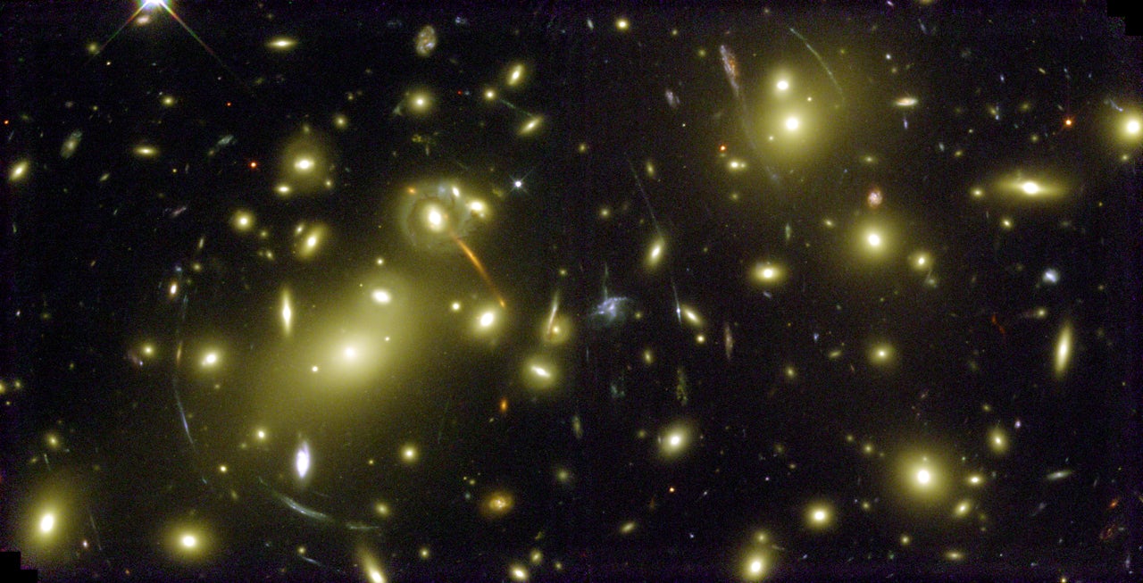 A Hubble image of a “cosmic magnifying glass”