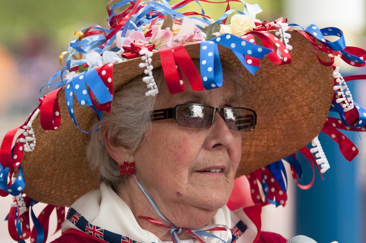 These 2011 Royal Wedding celebrants get it.
