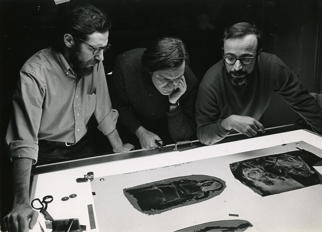 Burton Silverman (right) with artists Harvey Dinnerstein and Daniel Schwartz at a New York City printing studio, 1970.