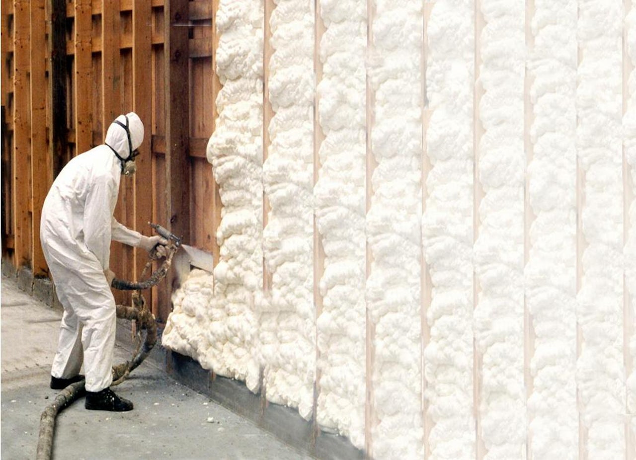 The Benefits of Hiring a Spray Foam Insulation Contractor in Winnemucca, NV Over DIY