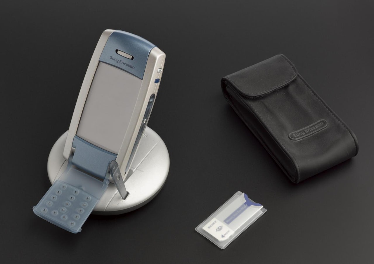 SONY Ericsson P800 (2002)
