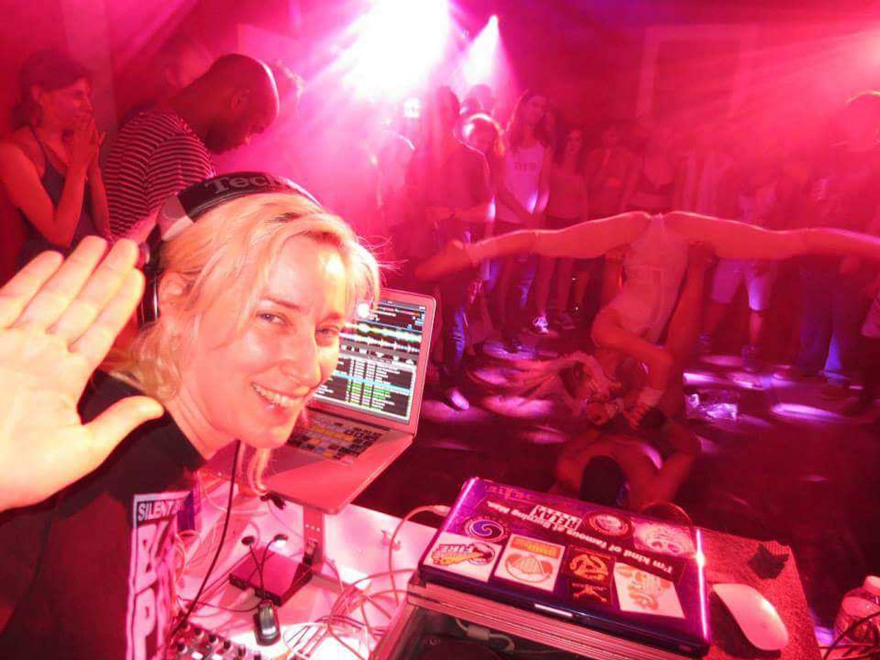 What it's like to DJ a sex party | The Outline