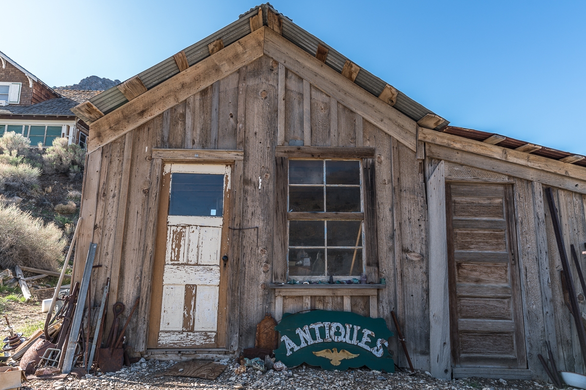 Abandoned store in Cerro Gordo