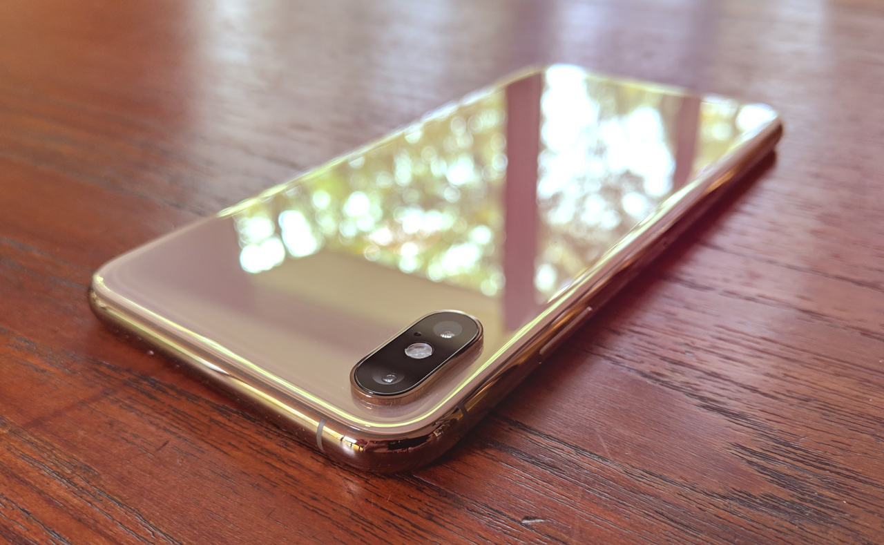 iPhone XS Max, shot on a Pixel 3 XL.
