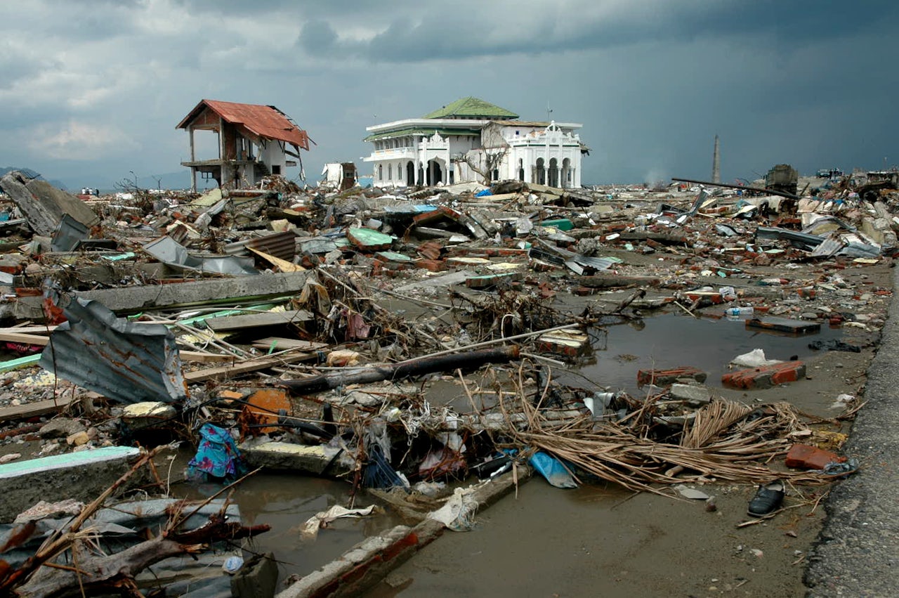 24 декабря 2004. Суматра ЦУНАМИ 2004. Индийское землетрясение 2004.