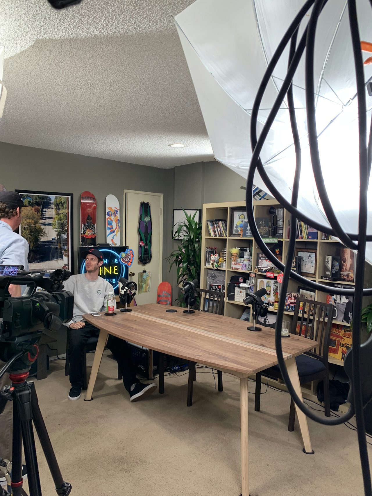 Bagley and Roberts on the set of The Nine Club.